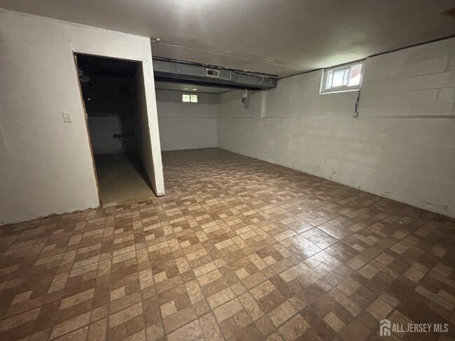Building Photo - 577 Berlant Ave