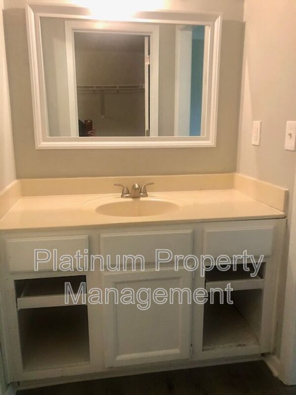Building Photo - 5557 Mountain Springs Cir