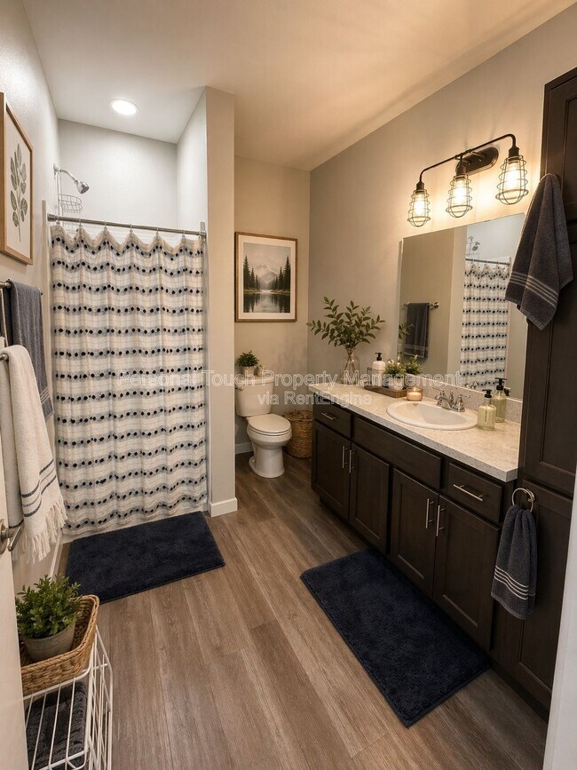 Building Photo - 600 8th St S