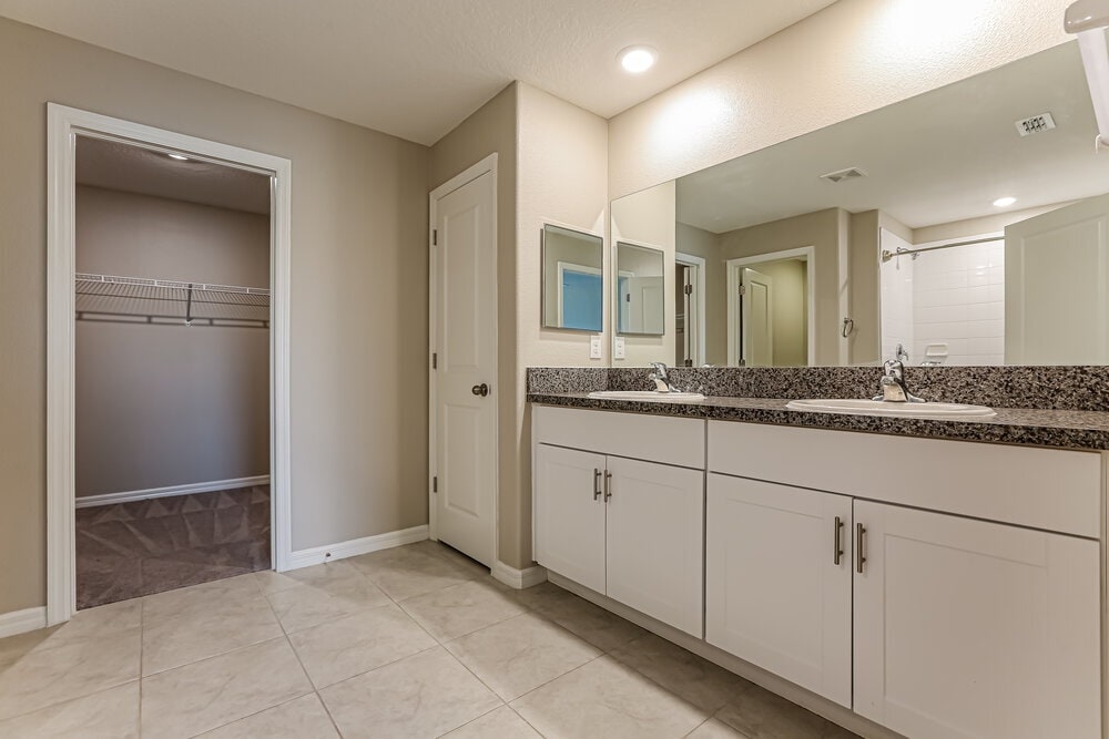 Building Photo - 1411 Golden Glow Dr