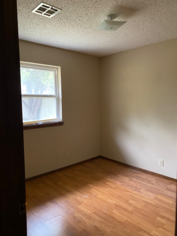 Building Photo - 208 Edd Dr