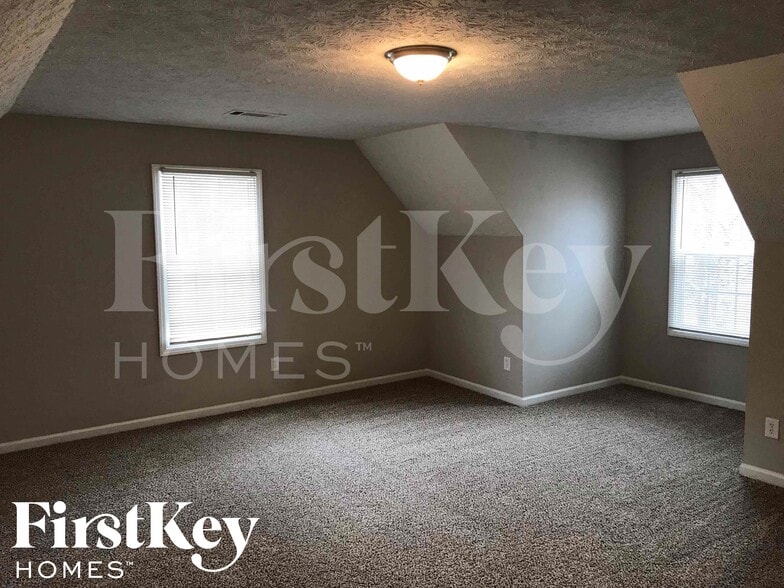 Building Photo - 35 Riverbend Trail