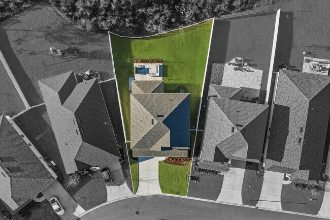 Building Photo - Beautiful Home