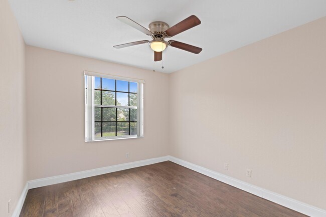 Building Photo - 16147 Sierra Palms Dr