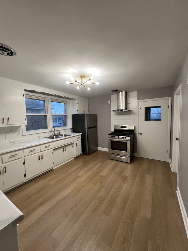 Building Photo - 6208 S Keating Ave