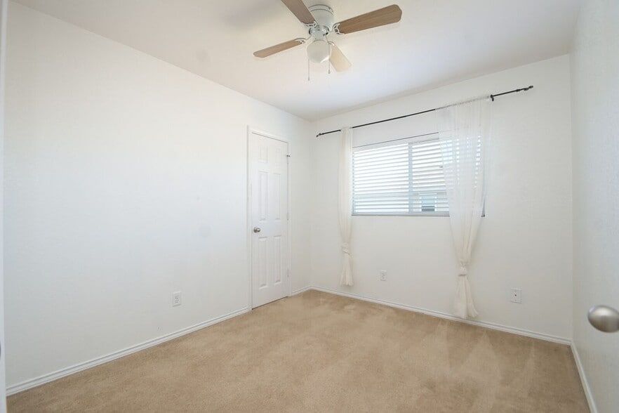 Building Photo - 3727 Fringe Breeze