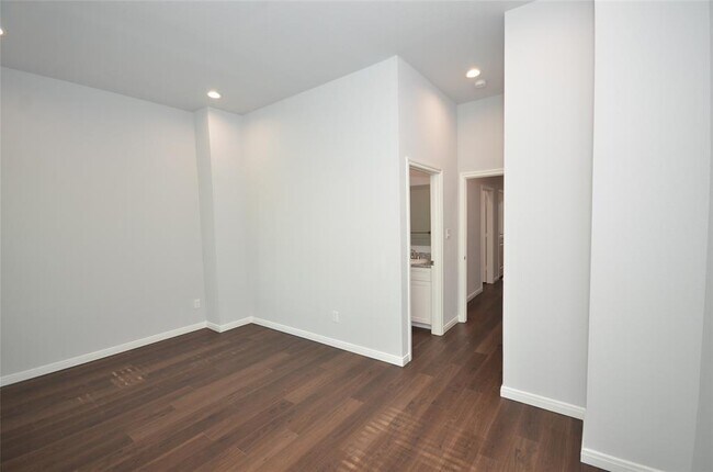 Building Photo - 18825 Luminescent Ln