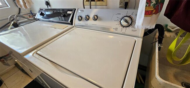 Building Photo - 2009 Riverbluff Pkwy