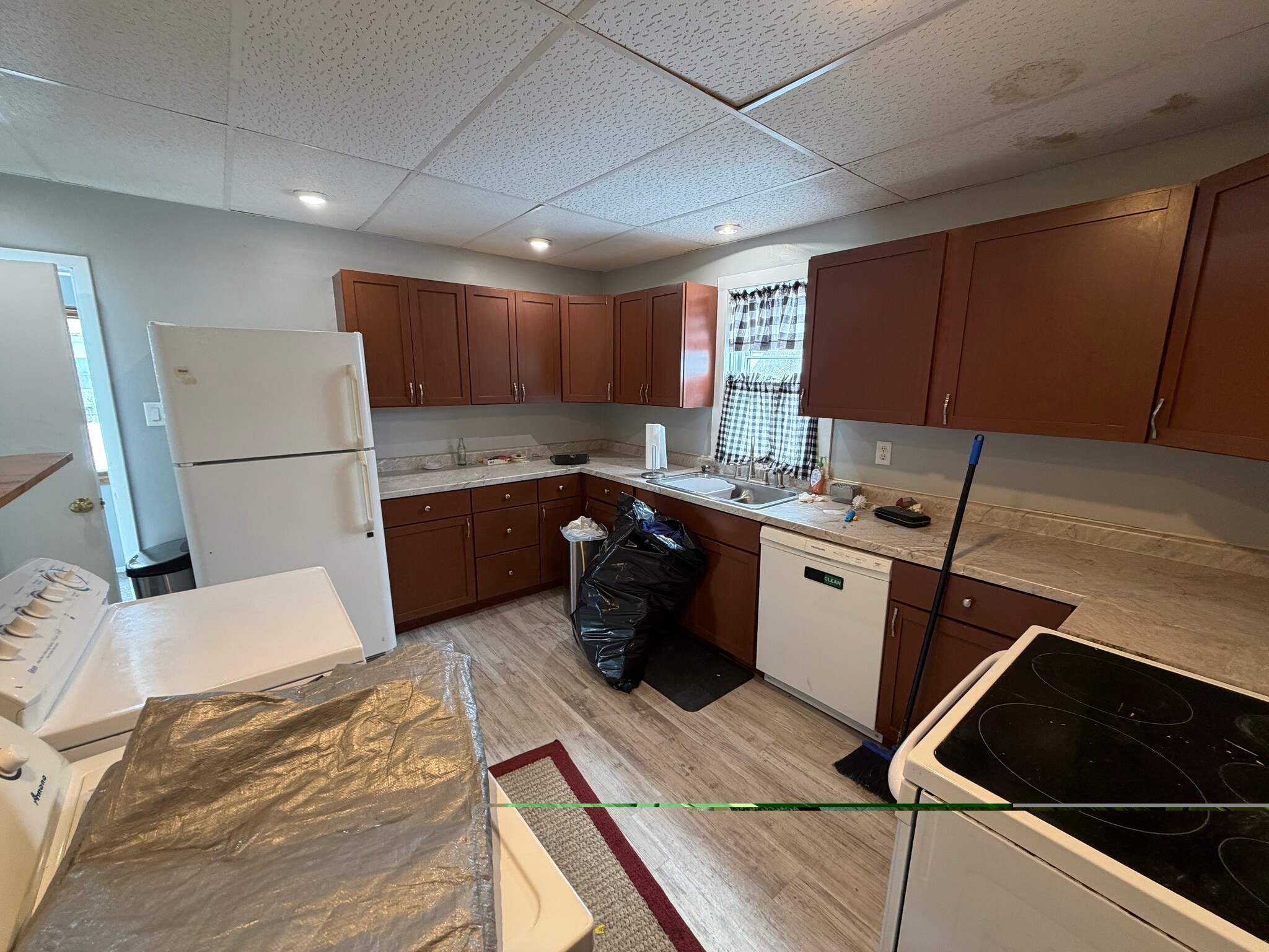 Building Photo - 104 N Grove St