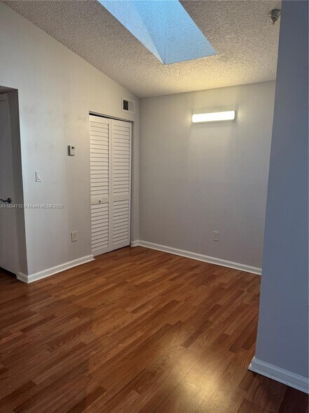 Building Photo - 1335 Crystal Way