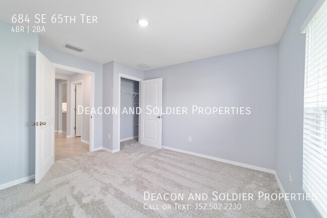 Building Photo - 684 SE 65th Terrace