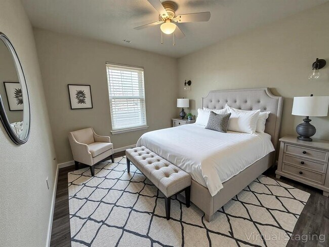 Building Photo - 2006 Ash St