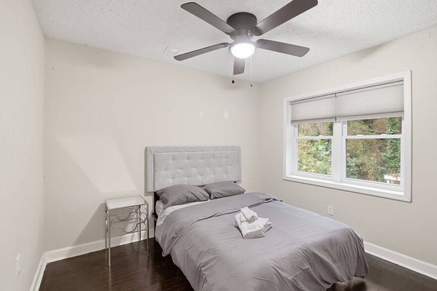 Building Photo - 1373 Benteen Way SE