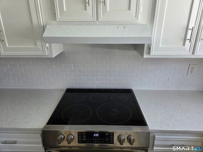 Building Photo - 27 Crows Nest Ln