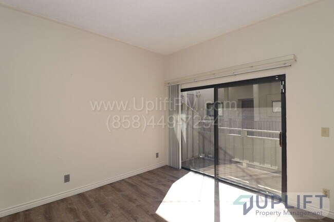 Building Photo - 2 bed, 2 Bath Condo with Community Pool