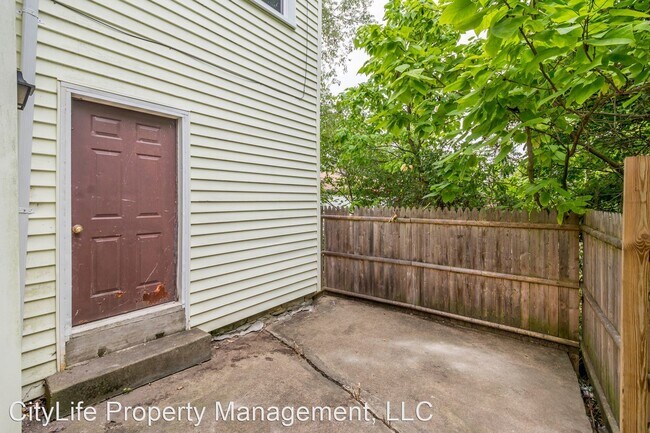 Building Photo - 3 br, 1 bath House - 221 Freeland Street