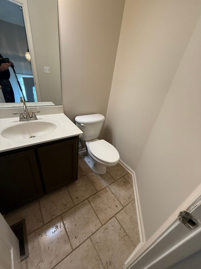 Building Photo - 2-bedroom, 2-bath townhouse in Nicholasville, KY