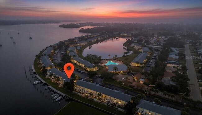 Building Photo - 101 Pompano Dr SE