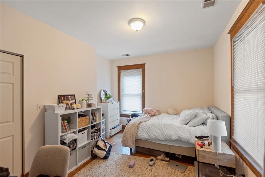 Building Photo - 1117 Foster St