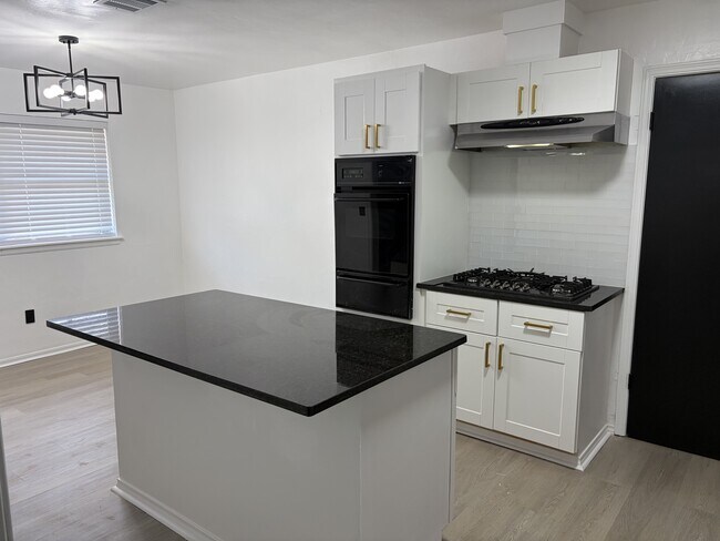 Building Photo - 5800 NW 45th St