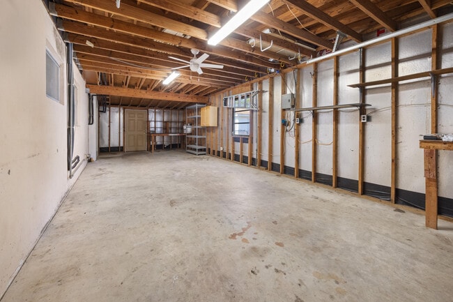 Building Photo - 435 Argyle Ct