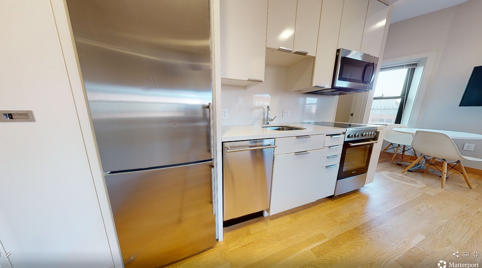 Building Photo - 114 Mount Auburn St