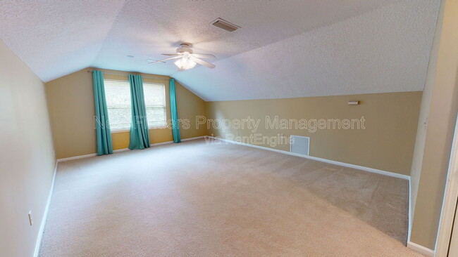 Building Photo - 11861 Lake Fern Dr