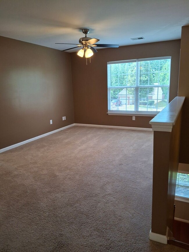 Building Photo - Beautiful 3-Bedroom Home with Bonus Room i...