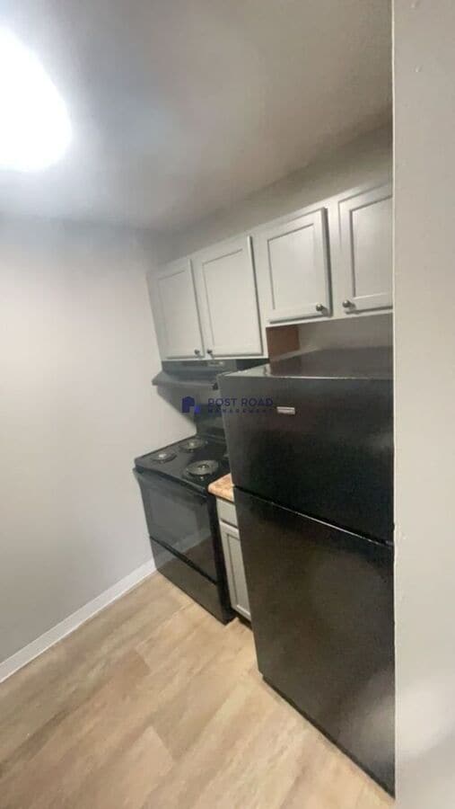 Building Photo - 605 W 27th St S