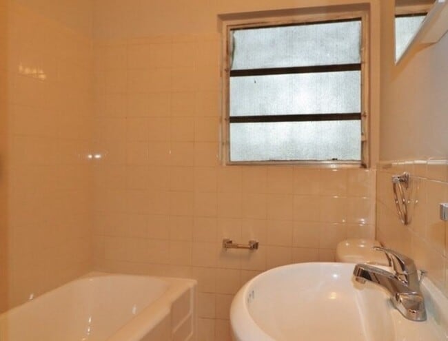Building Photo - 5450 Juno Dr