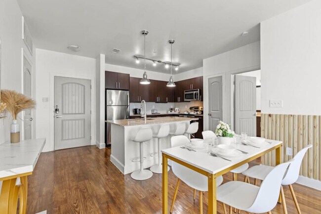 Building Photo - 5250 Town and Country Blvd