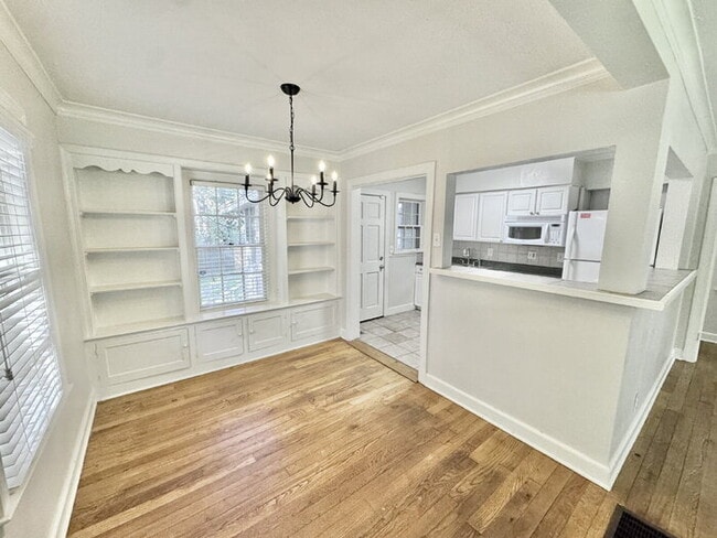 Building Photo - 163 S Fenwick Rd