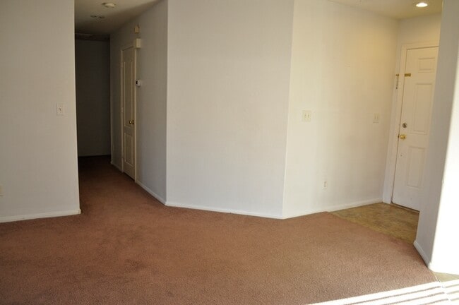 Building Photo - 452 Groft Way