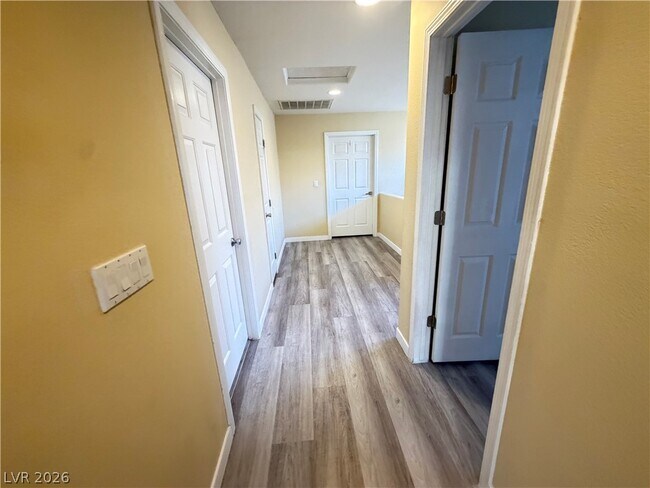 Building Photo - 5360 Cielo Oro St