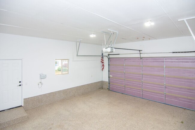 Building Photo - Bountiful Home w/ 2 Car Garage, EV Charger, & Updated Remodeling