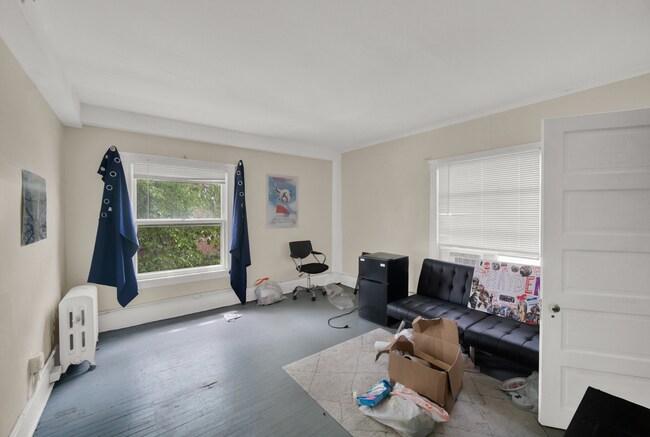 Building Photo - 2000 Sherman Ave