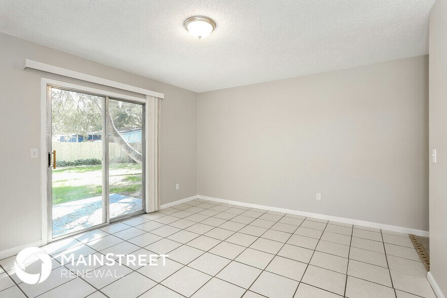 Building Photo - 2065 Chelwood Ct