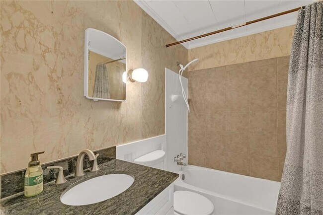 Building Photo - 40 Lilac Ln