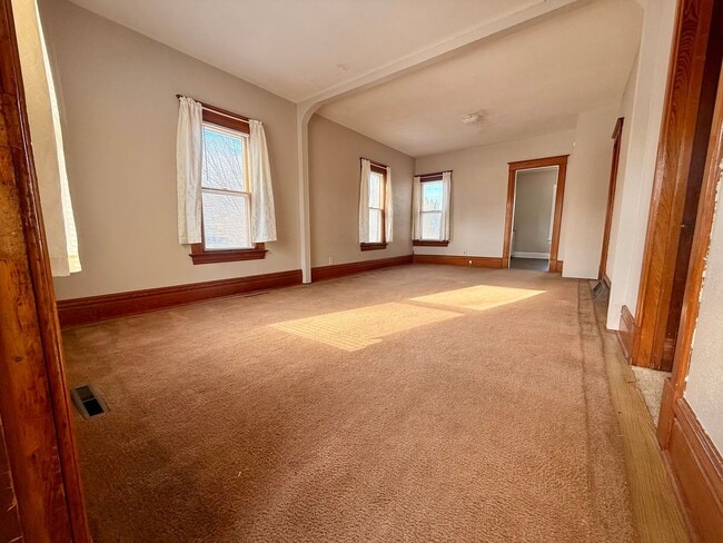 Building Photo - 2-Bed House in Reinbeck