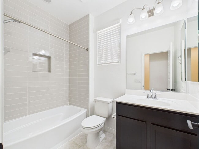 Building Photo - Resort Style Living in Estrella Mountain Ranch