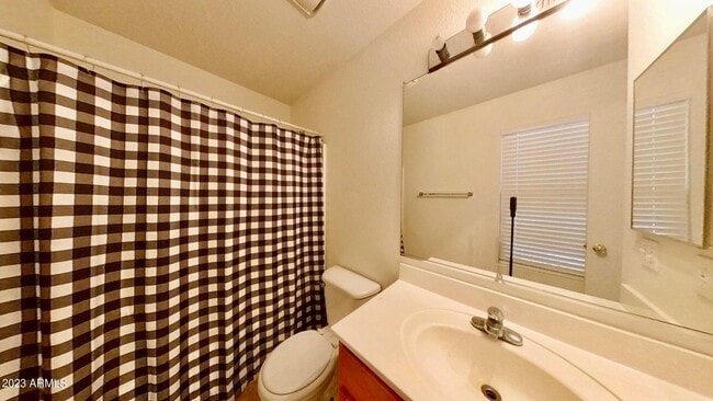 Building Photo - 2277 E Palm Beach Dr