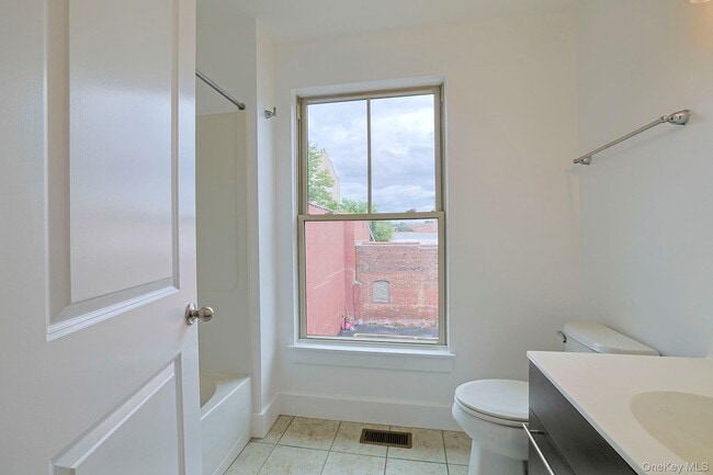 Building Photo - 38 E Parmenter St