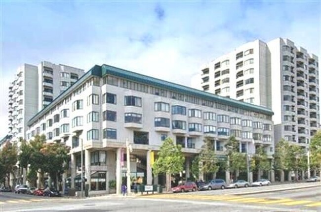 Building Photo - Nicely upgraded 2BR 2BA Condo located in t...