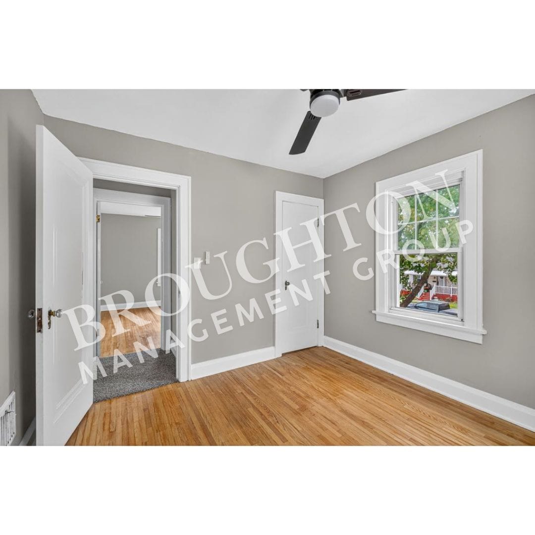 Building Photo - 5848 Acoma Dr