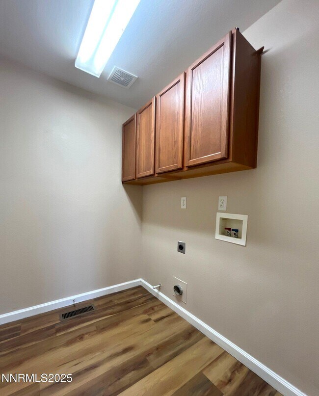 Building Photo - 1998 Amber Leaf Ct
