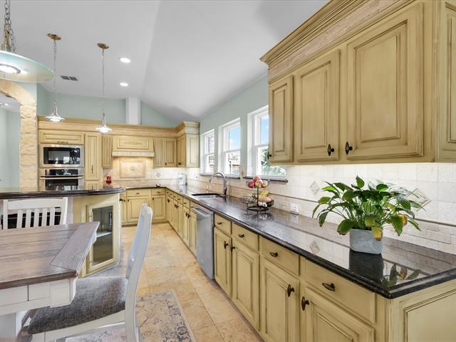 Building Photo - 3003 Creekwood Dr