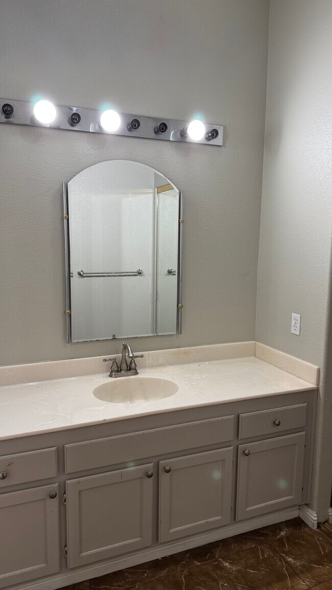 Building Photo - 39842 Potrero Dr