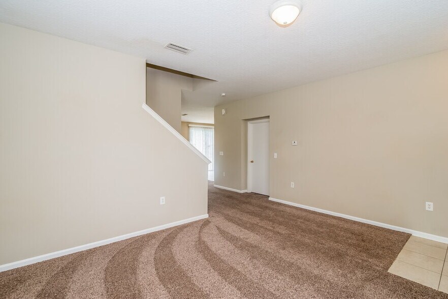 Building Photo - 2300 Justin Lake Dr