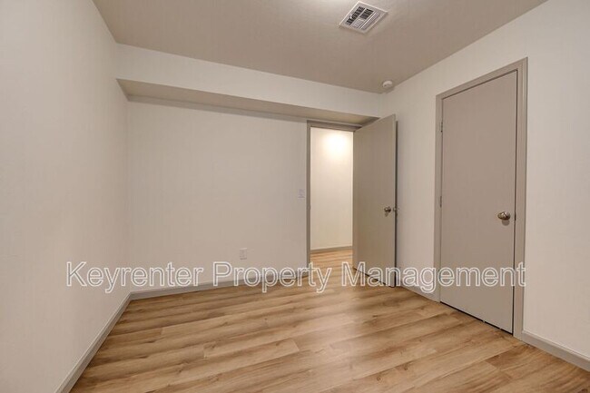 Building Photo - 2321 Cedar Brook Dr