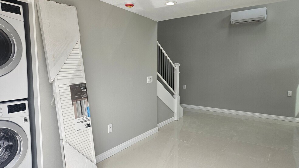 Building Photo - 4769 Soria Dr